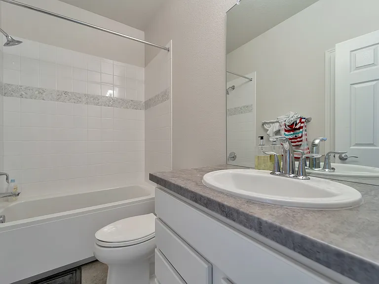 307 S 1st Ave — Photo 16