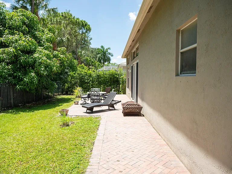 10122 Oak Meadow Ln — Photo 21