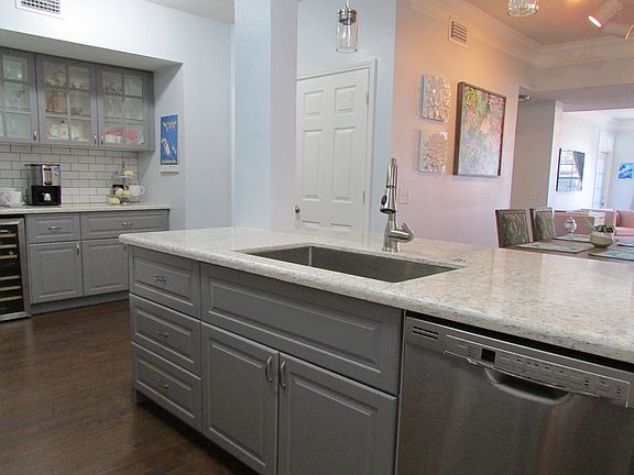 4th image of 233 Goldenrain Dr APT 202