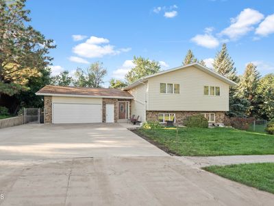 2313 Grant Dr, Bismarck, ND, 58501