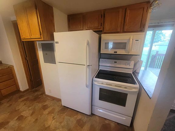 5th image of 402 E Waupansie St #1A
