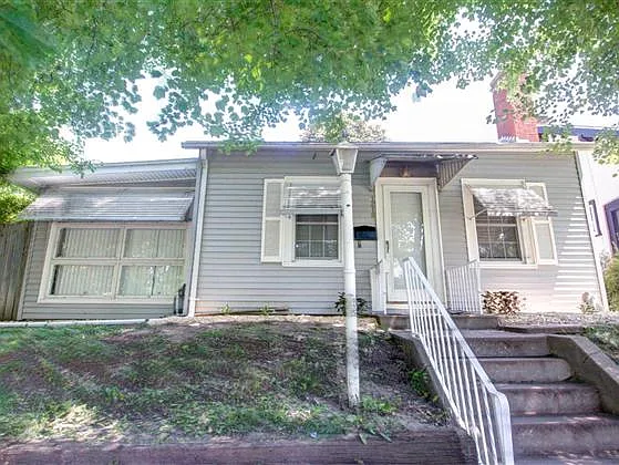 1218 S 10th St photo 1