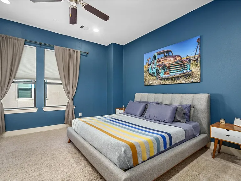 1720 Live Oak St — Photo 16