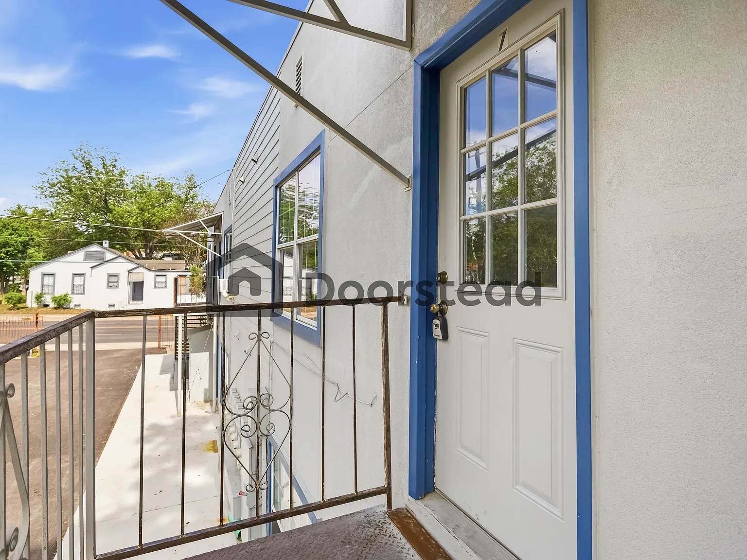 2 bed, 1.0 bath, 567 sqft, $1,325 — Photo 3