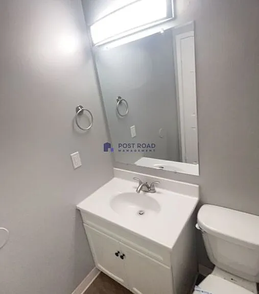 501 W 27th St S #201 — Photo 15