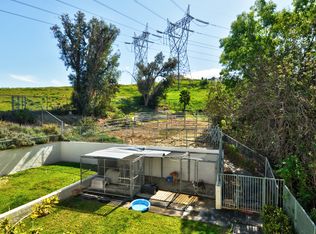 489 S Country Hill Rd, Anaheim, CA 92808