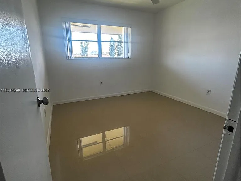 2880 NE 203rd St #B25 — Photo 15