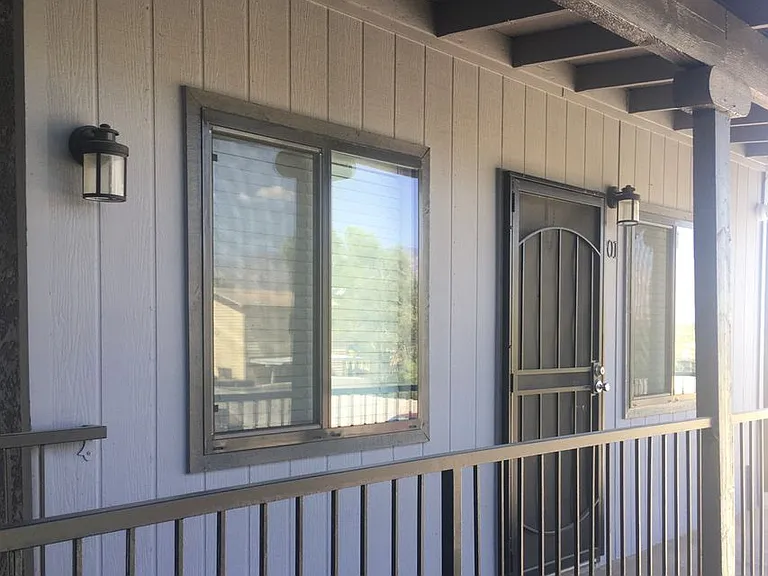 3700 N Fairview Ave — Photo 6