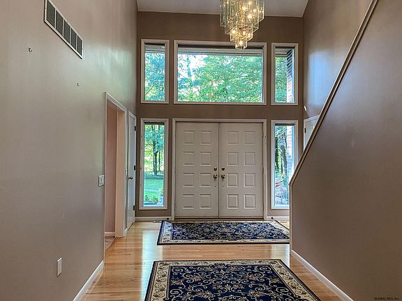 4th image of 158 Equinox Dr