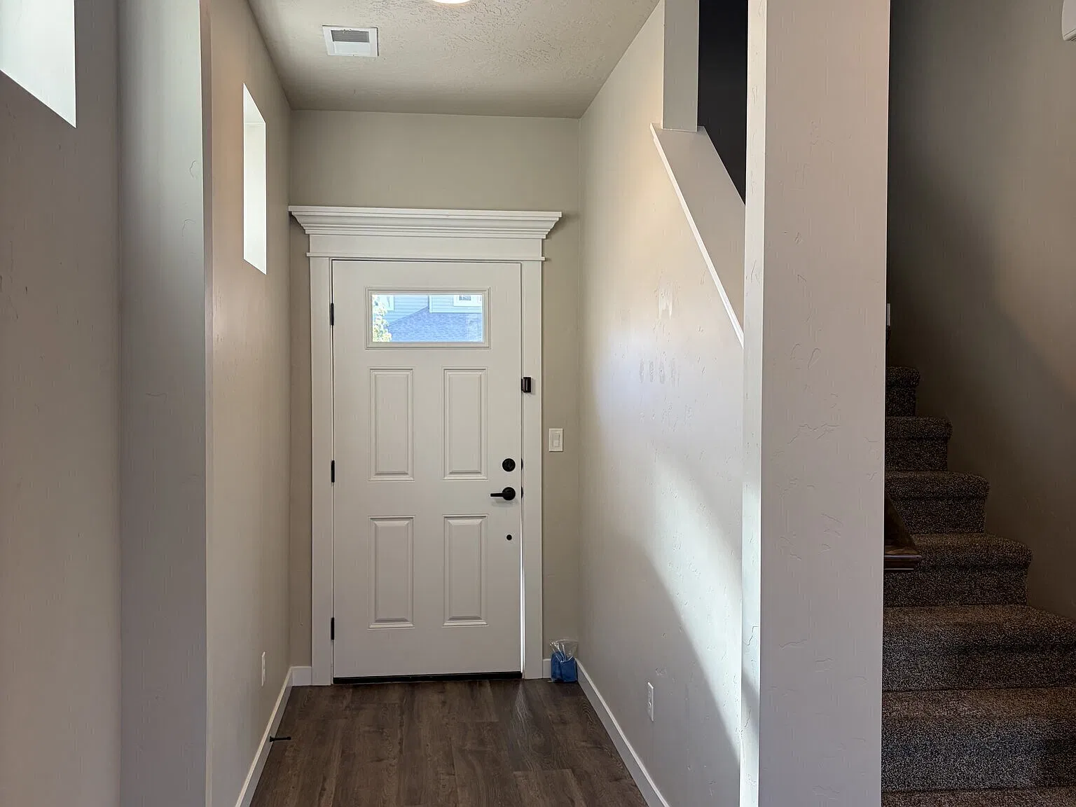 Spacious & Modern Home in Meridian. Walk to 3 parks and a pool!! — Photo 2