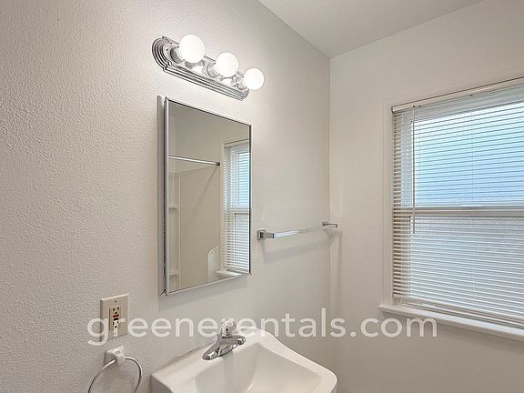 5th image of 726 Adams St SE #11