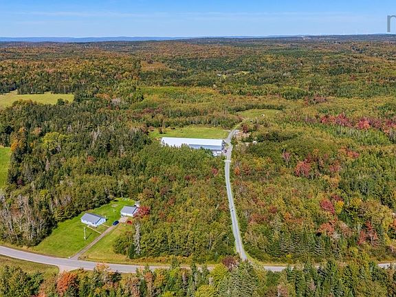 4th image of 1554 Pleasant Valley Rd