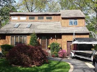 24 N Swezeytown Rd, Middle Island, NY 11953