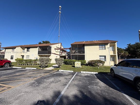 2nd image of 465 NW 210th St APT 103