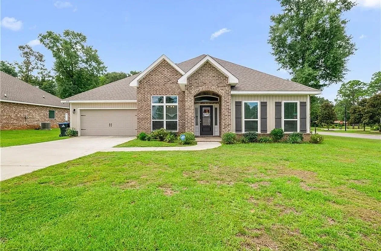 5 bed, 3299 sqft, $3,500 — Photo 1