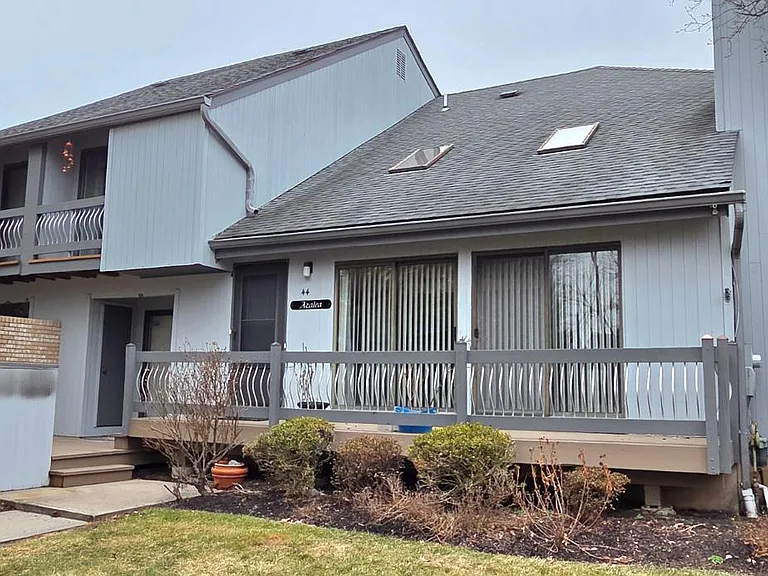 44 Azalea Ct — Photo 1