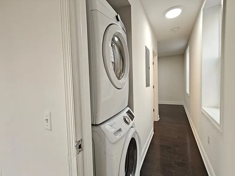1422 W Girard Ave #33 — Photo 4