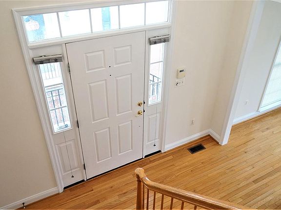 4th image of 4010 Quiet Creek Dr