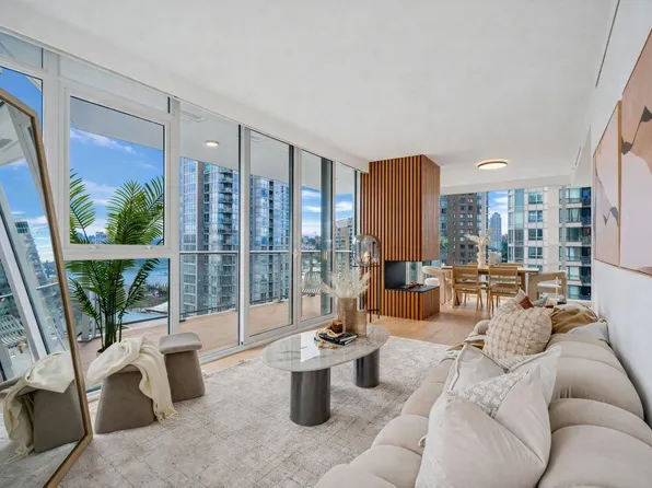 499 Pacific St #1103, Vancouver, BC V6B 0N4