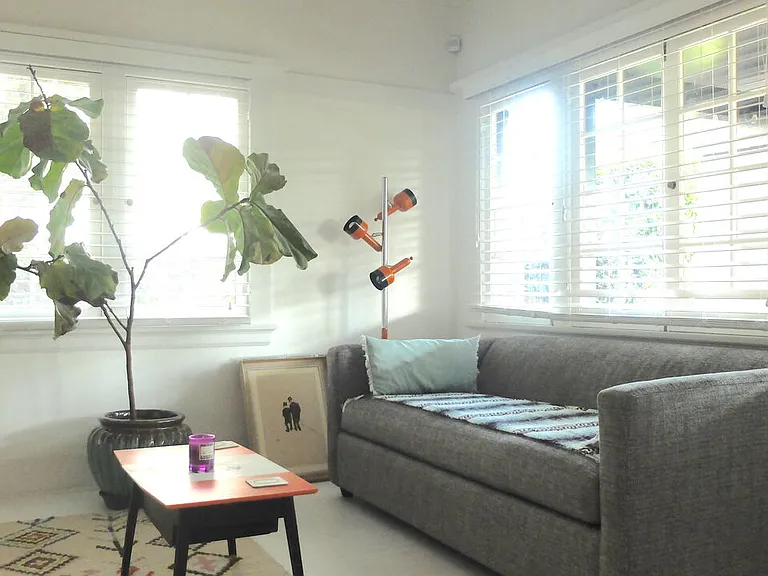 2417 Walgrove Ave — Photo 5