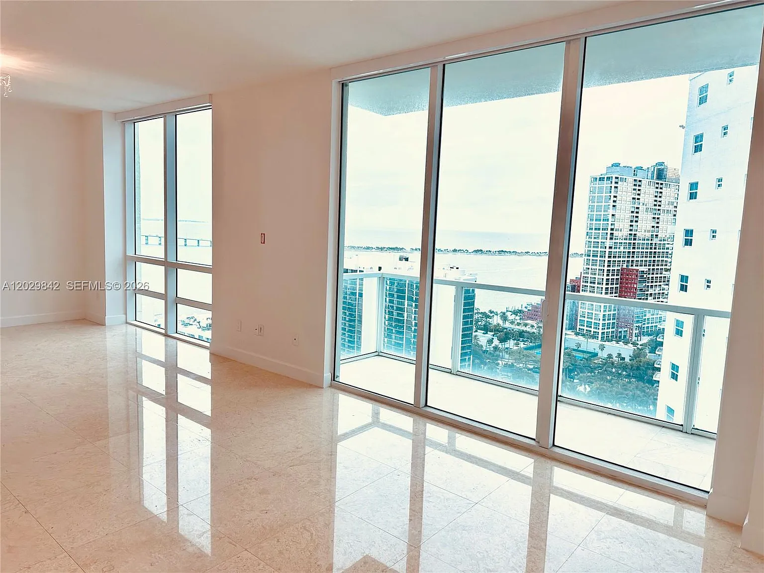 The Emerald At Brickell C — Photo 2