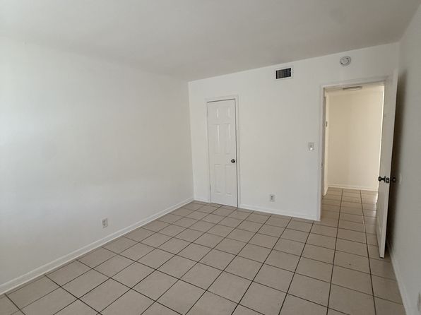 2509 NW 9th Ave #B-6