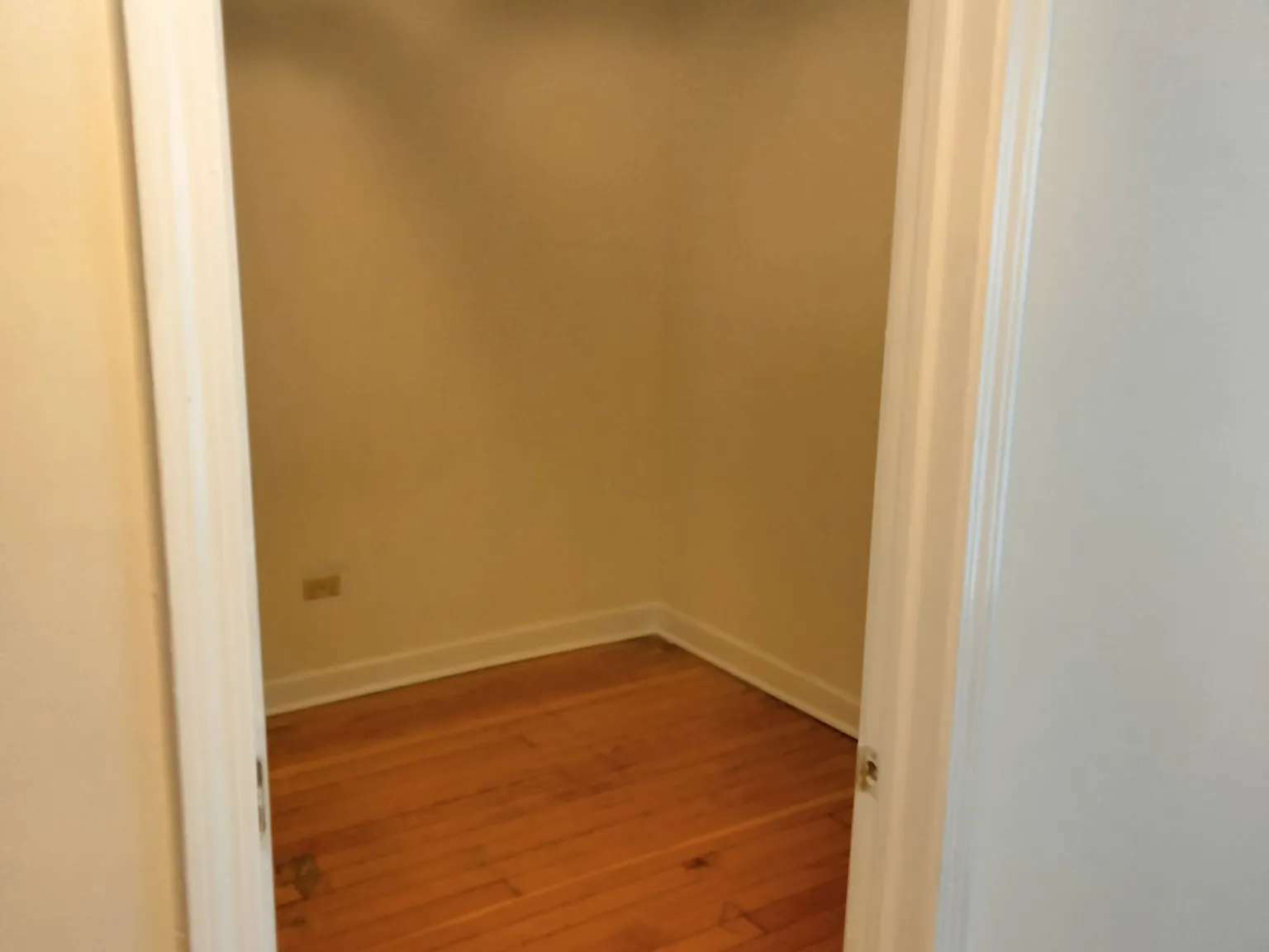 1028 S Oak Park Ave — Photo 3