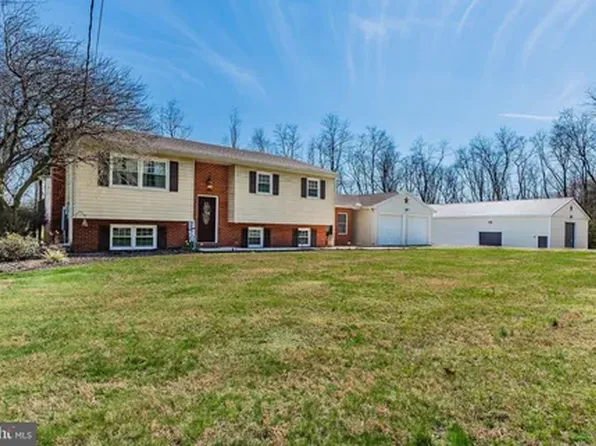 377 Mooredale Rd, Carlisle, PA 17015