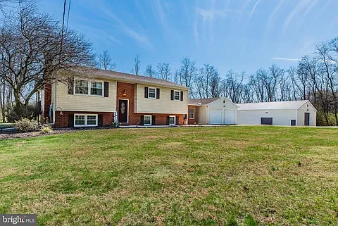 377 Mooredale Rd Photo 1