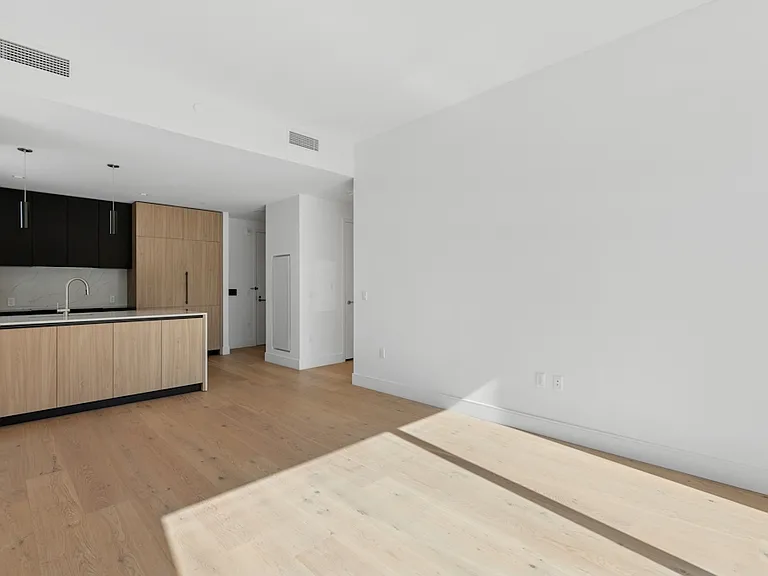 312 W 43rd St #11F — Photo 9
