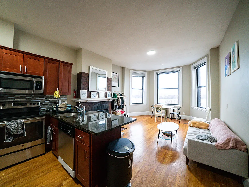 37 Bay State Rd #4