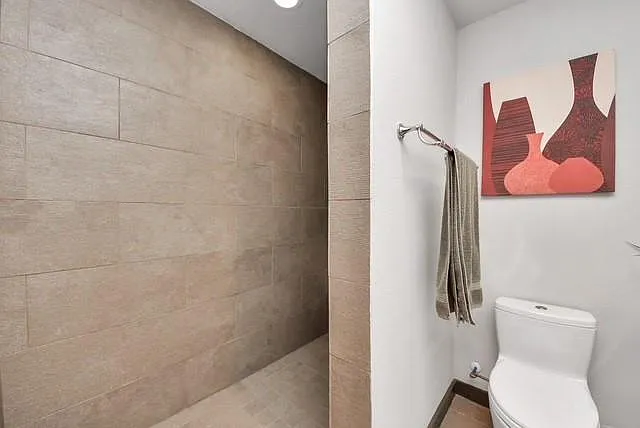 1410 Hyde Park Blvd #203 — Photo 45