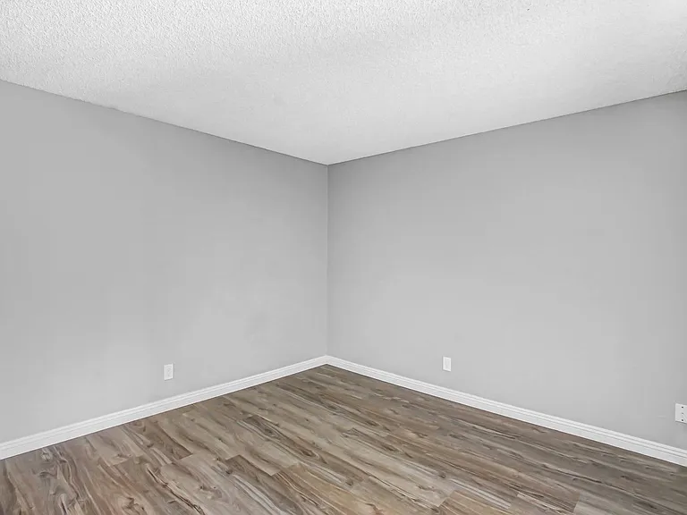 Palm Riverside — Photo 8