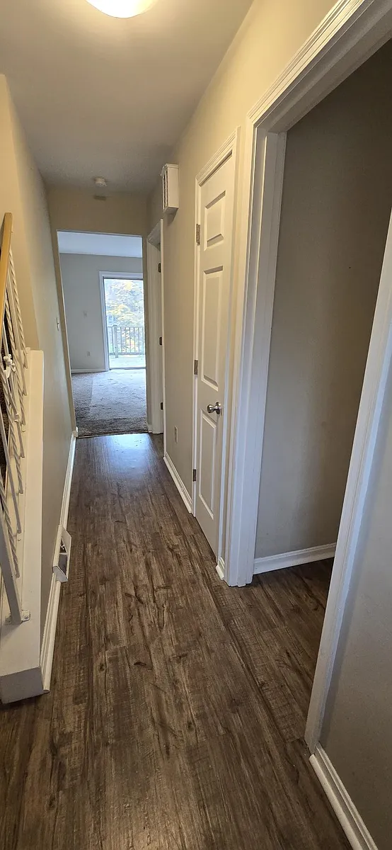 Building Photo - 60 Thompson Ave #3