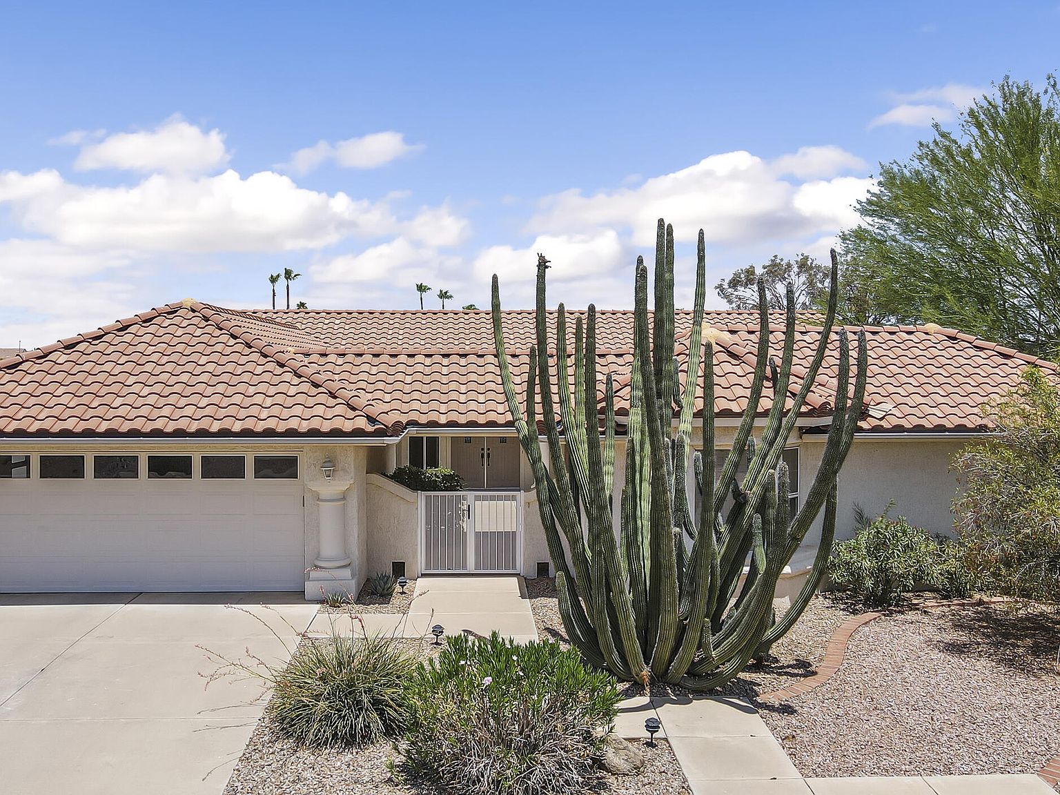 14632 W Whitewood Dr