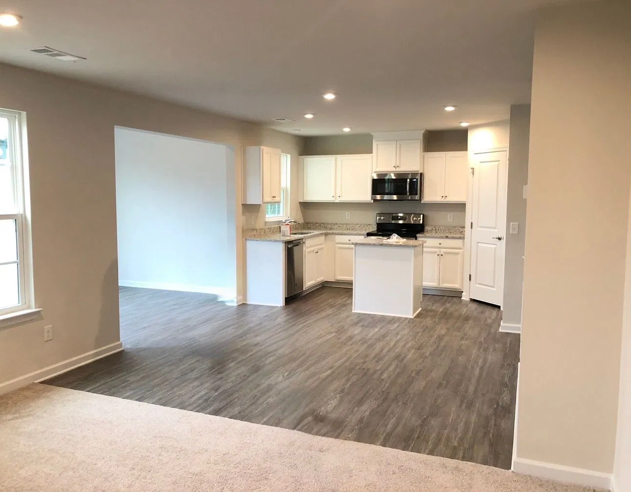Modern & Spacious 3-Bedroom Home in Murfreesboro TN — Photo 4