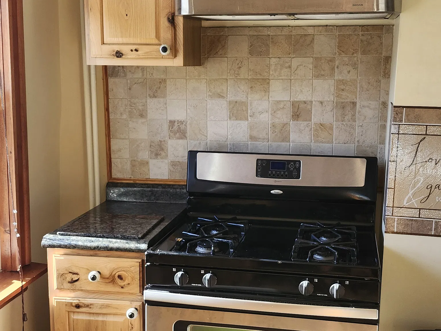 69 N Walnut St — Photo 2