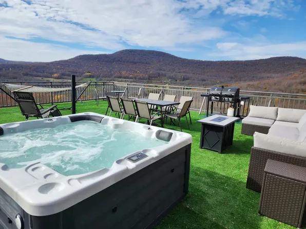 150 Valleys End Rd, Denver, NY 12421