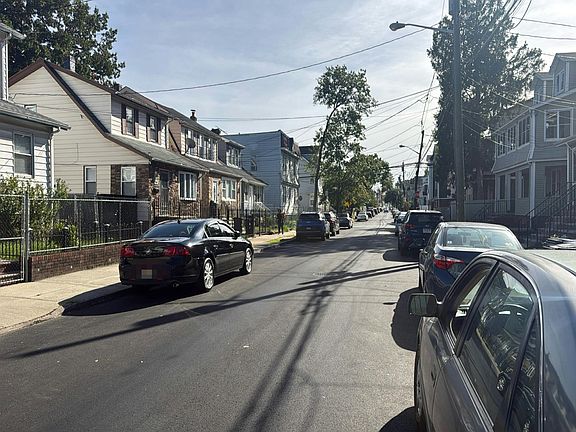 5th image of 140 Isabella Ave