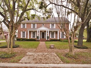 1210 Bluebonnet Dr, Seabrook, TX 77586