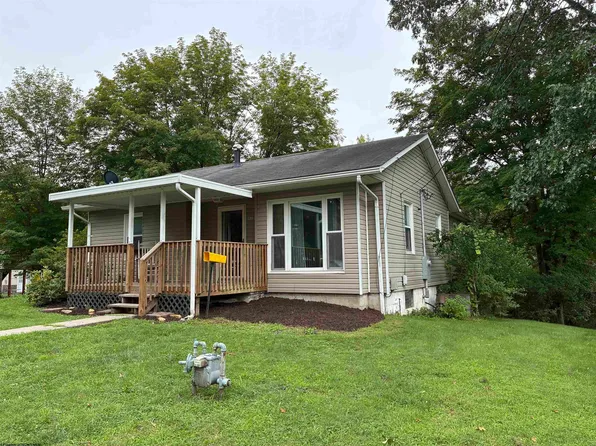 1106 Harvatis St, Morgantown, WV 26508