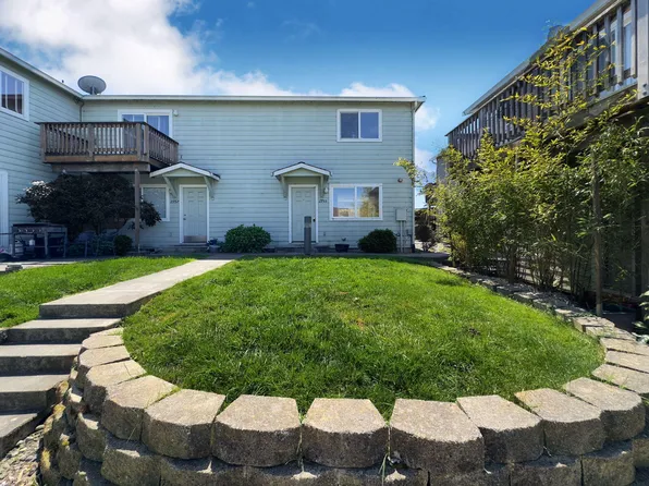2955 Rainbow Ln, Fortuna, CA 95540
