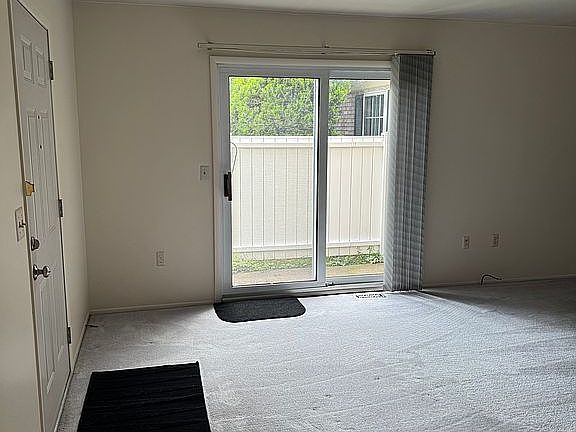 5th image of 24470 Meadow Bridge Dr