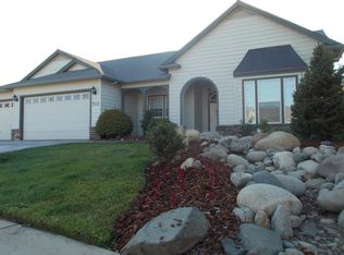7513 Robles Dr, Redding, CA 96002