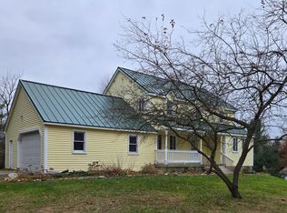 10792 Tuthill Rd, South Lyon, MI 48178