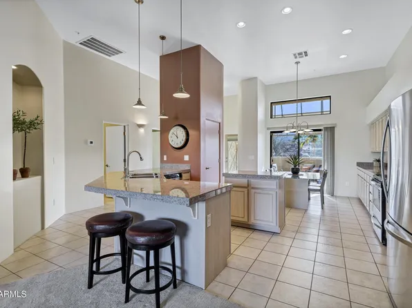 16107 E EMERALD Drive #206, Fountain Hills, AZ 85268