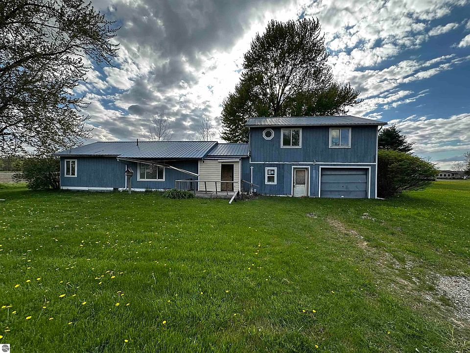 1st image of 8753 N Chippewa Rd