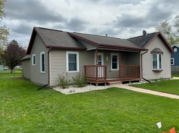320 Factory St, Manawa, WI 54949