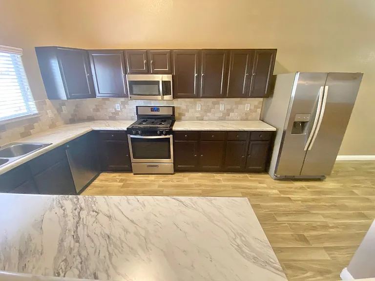 2000 Turquoise Ridge St #204 — Photo 8