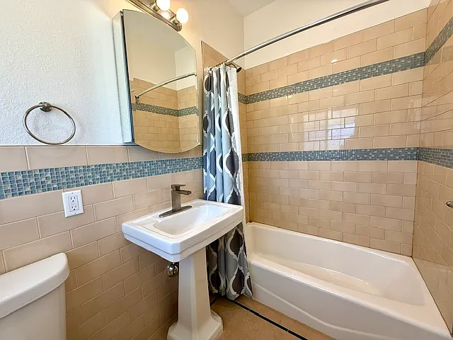 916 E Garfield Ave #1/2 — Photo 24